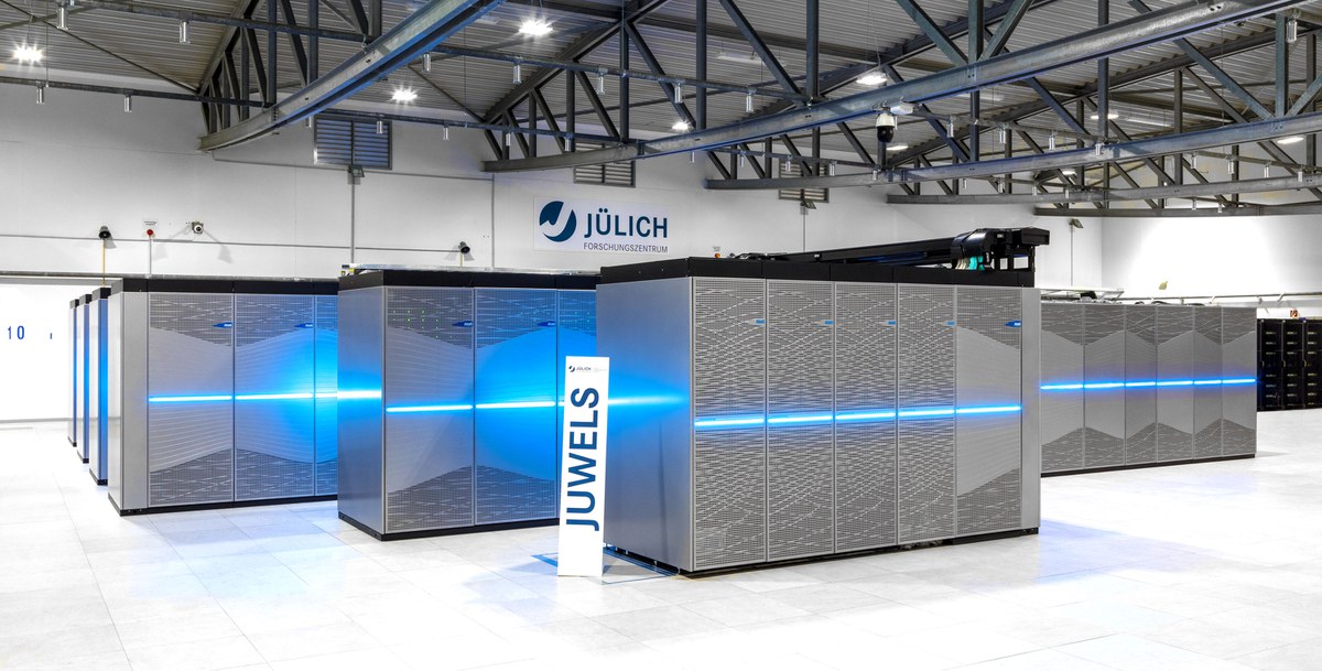 a supercomputer with the sign Juwels